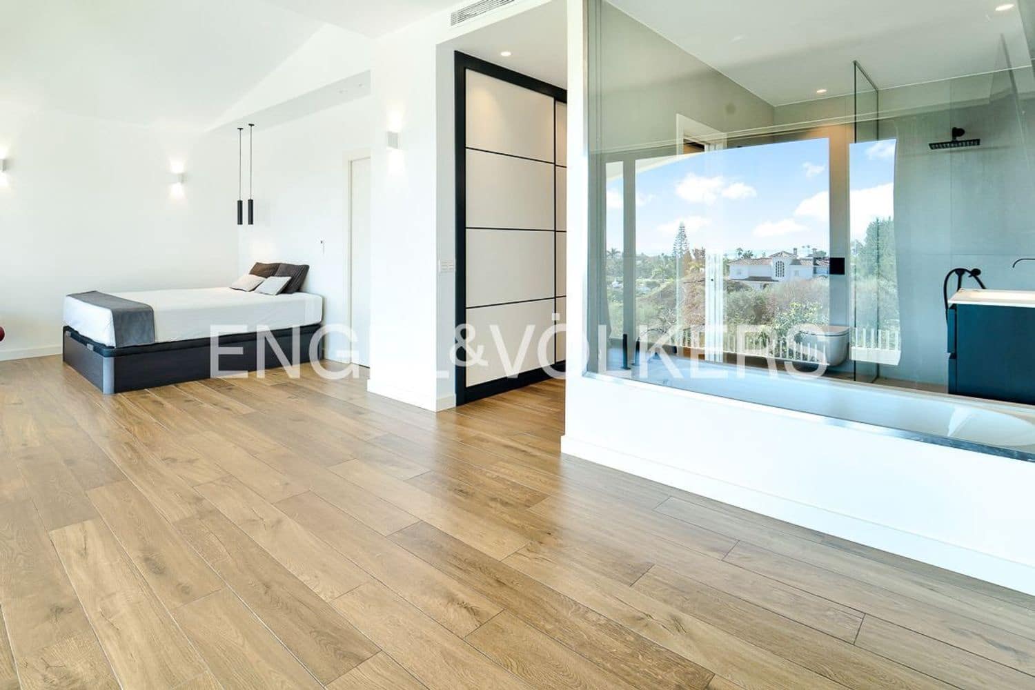 3 bedroom Villa for sale in Estepona with pool garage - € 2,190,000 (Ref: 9733534)