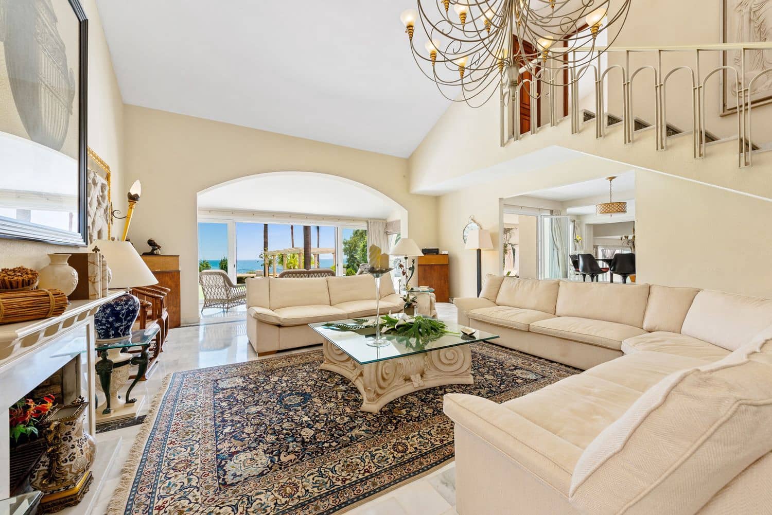 6 soverom Villa til salgs i Estepona med svømmebasseng garasje - € 10 000 000 (Ref: 9733535)