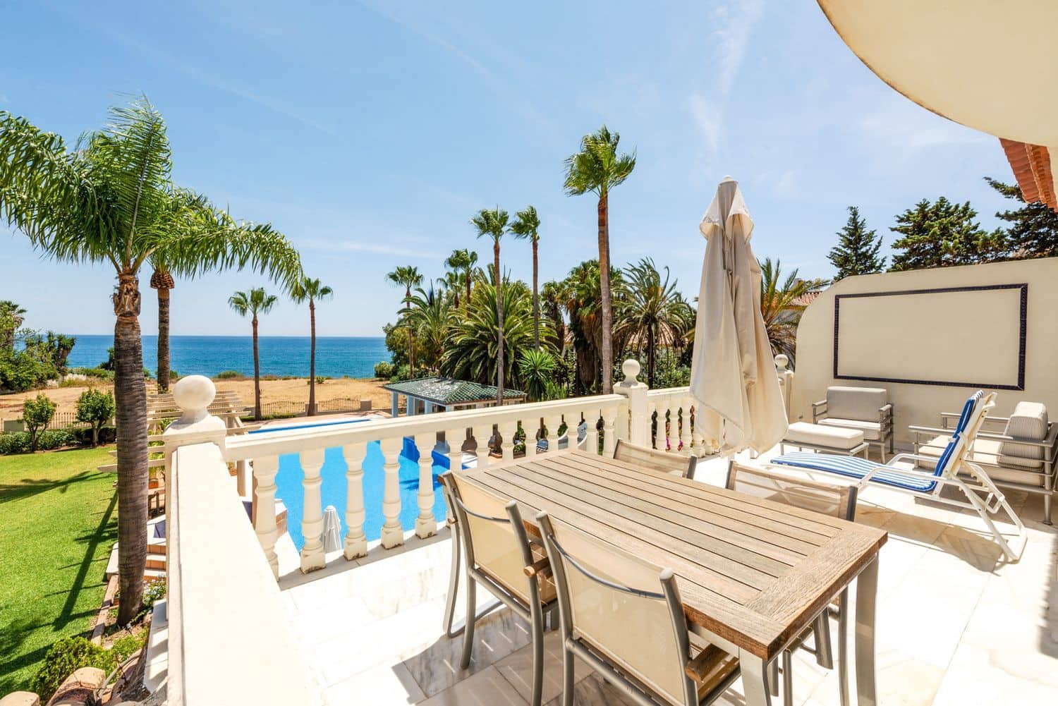 6 soverom Villa til salgs i Estepona med svømmebasseng garasje - € 10 000 000 (Ref: 9733535)