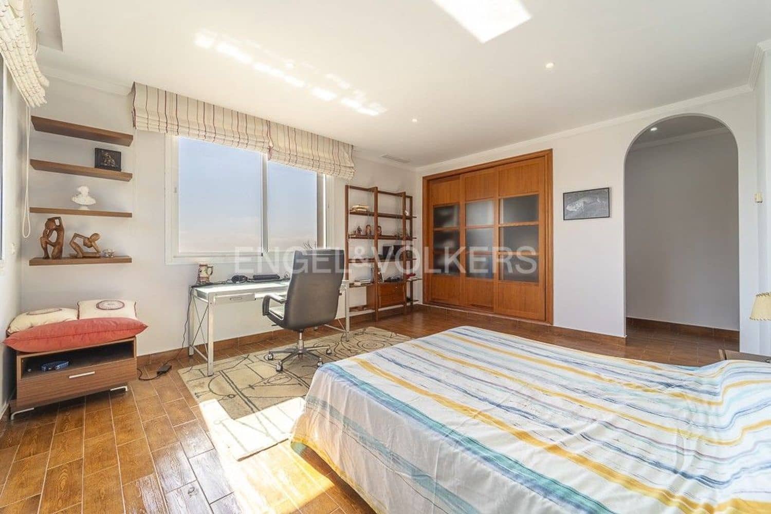 7 bedroom Villa for sale in Estepona with pool garage - € 2,300,000 (Ref: 9733536)