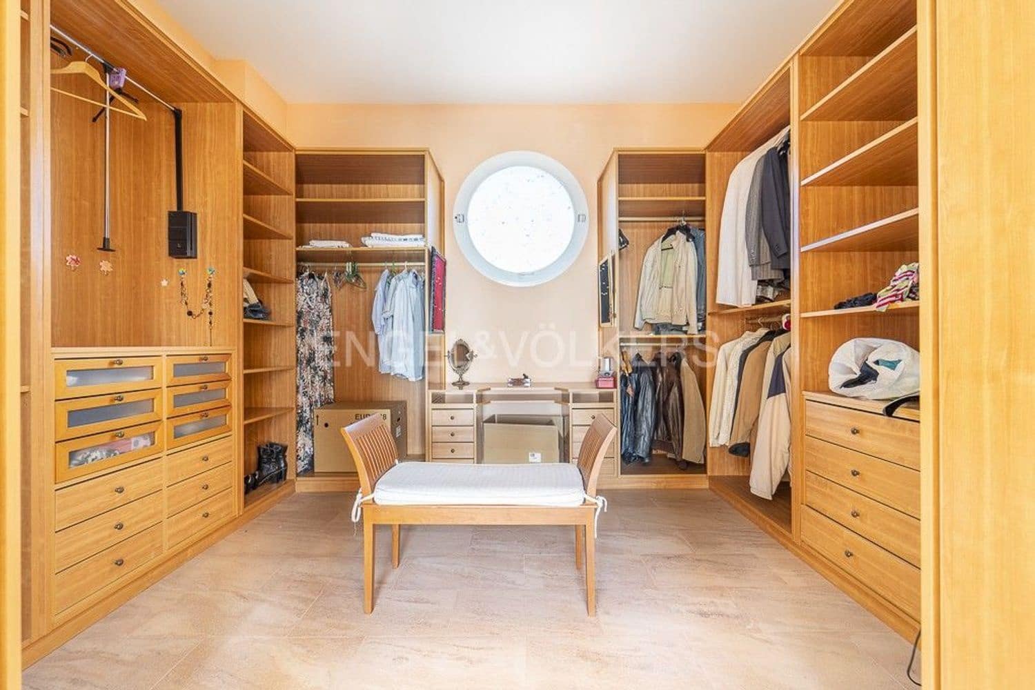 7 bedroom Villa for sale in Estepona with pool garage - € 2,300,000 (Ref: 9733536)