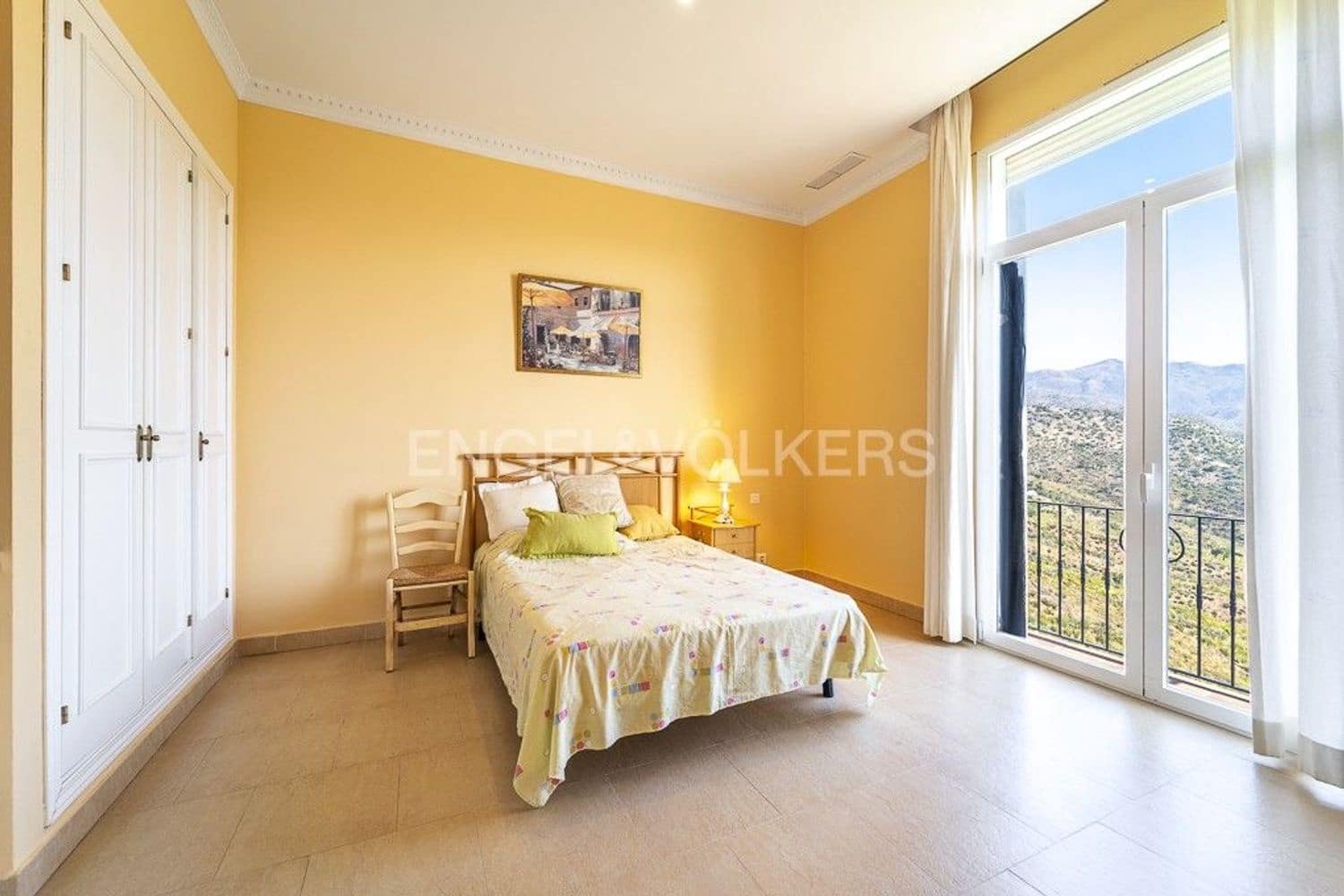 7 bedroom Villa for sale in Estepona with pool garage - € 2,300,000 (Ref: 9733536)