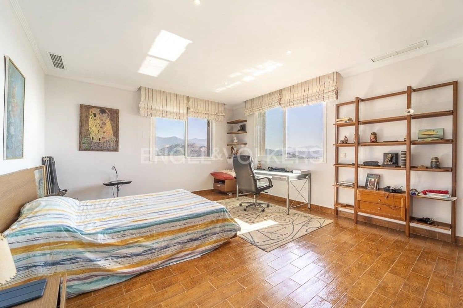 7 bedroom Villa for sale in Estepona with pool garage - € 2,300,000 (Ref: 9733536)