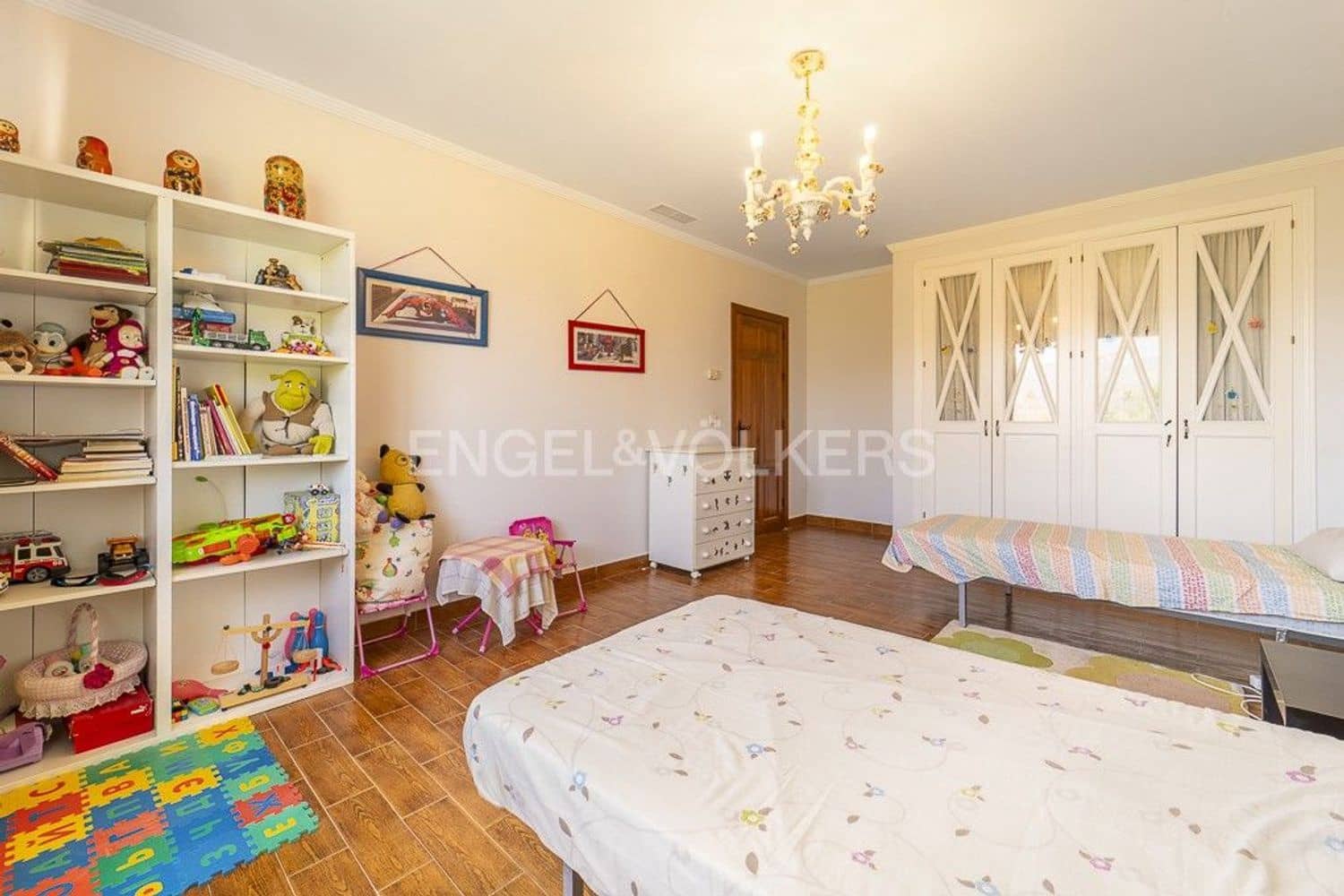 7 bedroom Villa for sale in Estepona with pool garage - € 2,300,000 (Ref: 9733536)