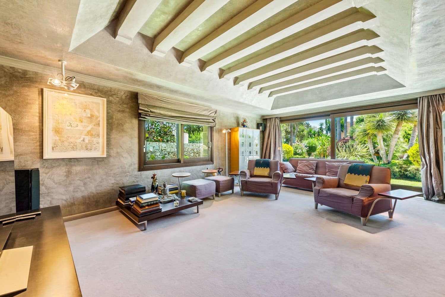 11 bedroom Villa for sale in El Paraiso with pool garage - € 13,500,000 (Ref: 9733537)