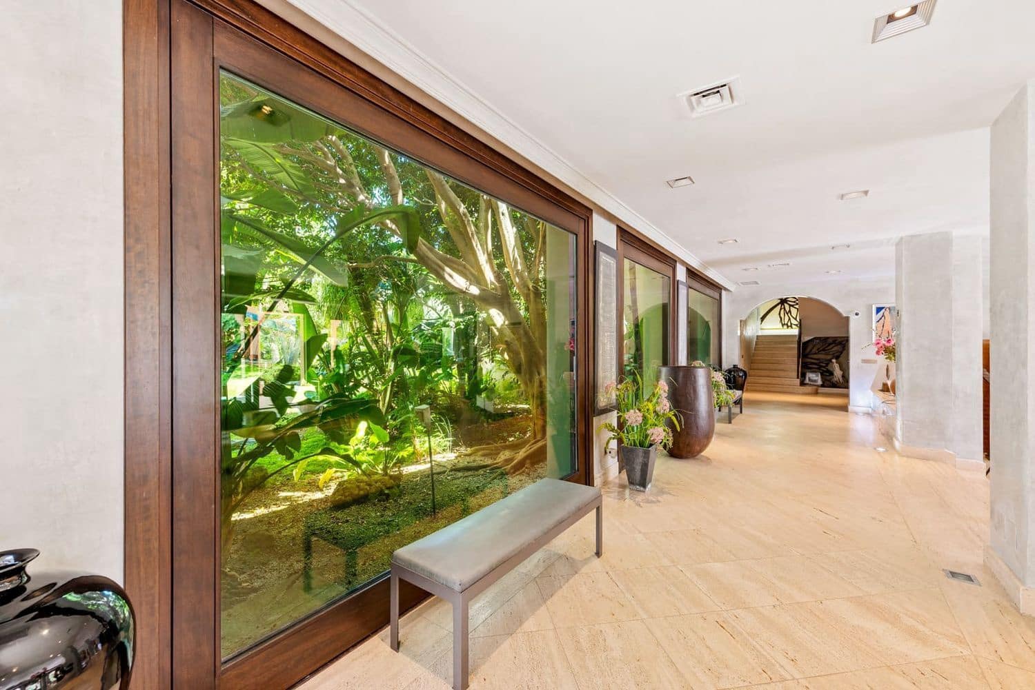 11 bedroom Villa for sale in El Paraiso with pool garage - € 13,500,000 (Ref: 9733537)