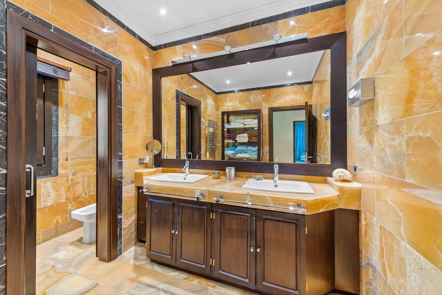 11 bedroom Villa for sale in El Paraiso with pool garage - € 13,500,000 (Ref: 9733537)