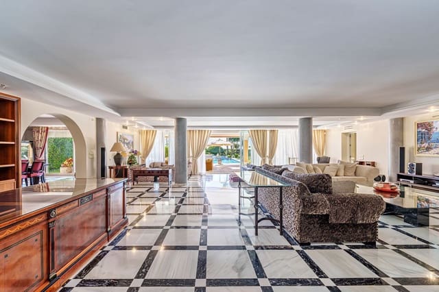 9 chambre Villa/Maison à vendre à Paraiso - Barronal, Estepona avec piscine garage - 8 499 000 € (Ref: 9733538)