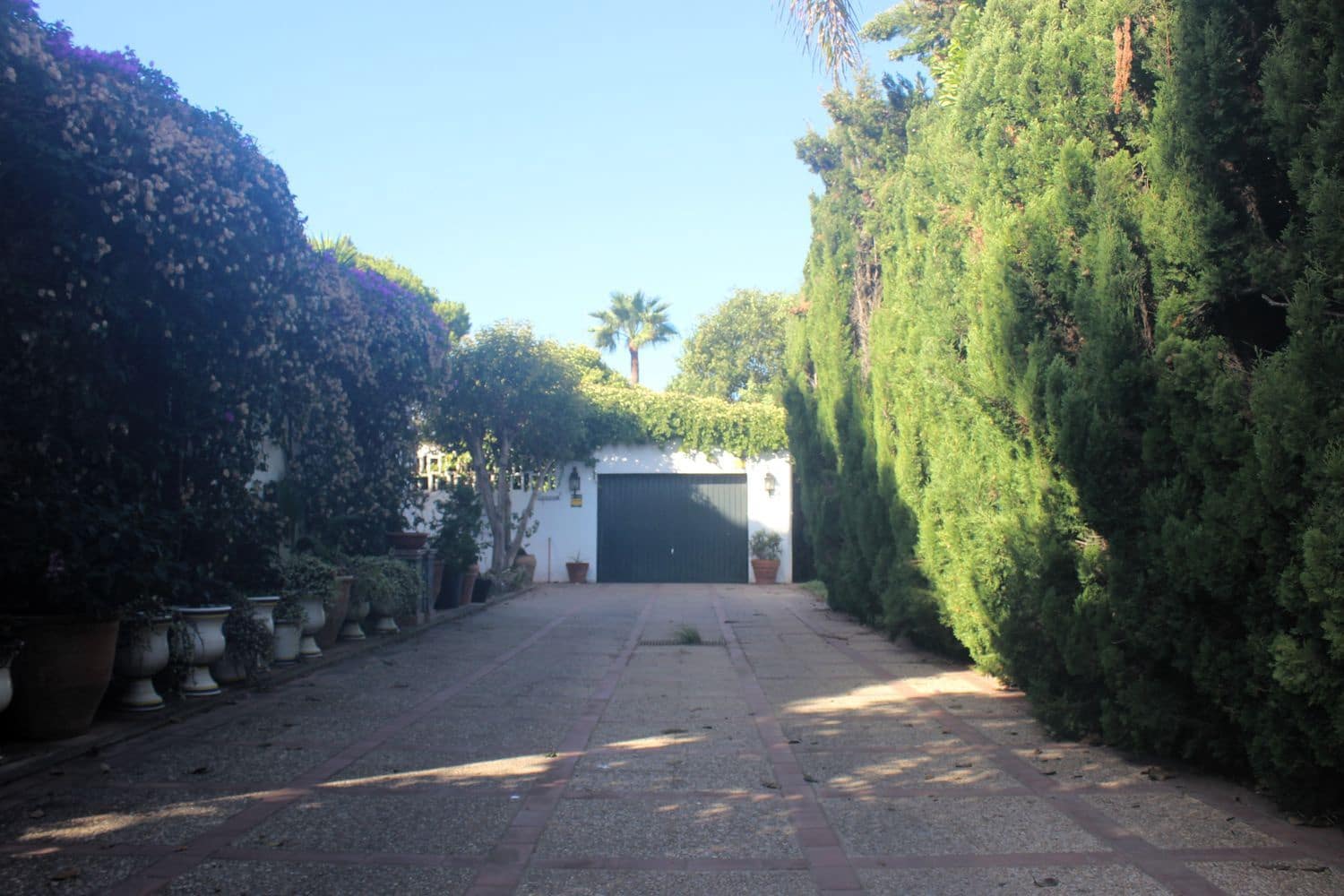 8 bedroom Villa for sale in New Golden Mile with pool garage - € 2,100,000 (Ref: 9733539)