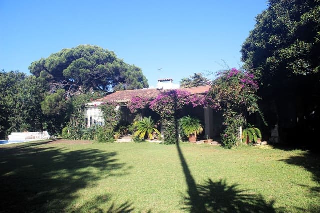 Chalet de 8 habitaciones en Atalaya-Isdabe, Estepona en venta con piscina garaje - 2.100.000 € (Ref: 9733539)