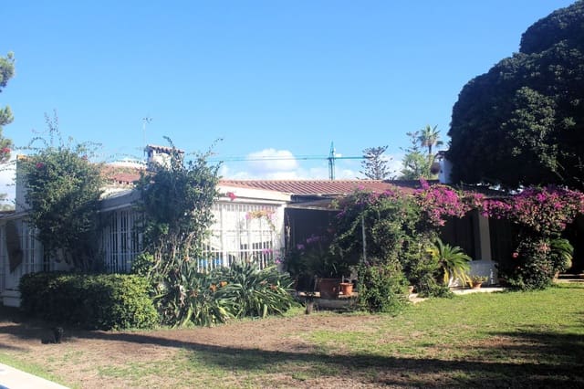 Chalet de 8 habitaciones en Atalaya-Isdabe, Estepona en venta con piscina garaje - 2.100.000 € (Ref: 9733539)