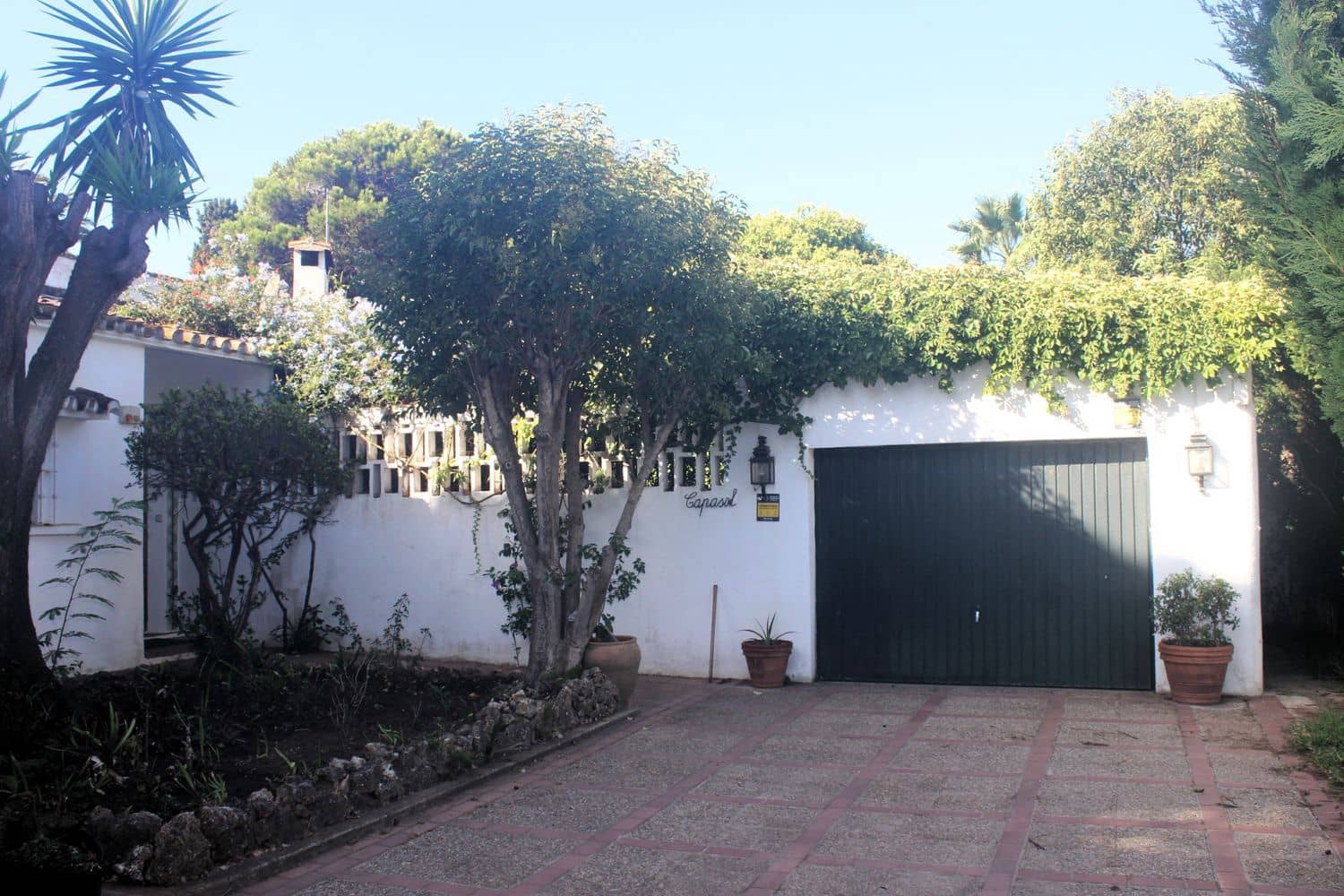 8 bedroom Villa for sale in New Golden Mile with pool garage - € 2,100,000 (Ref: 9733539)