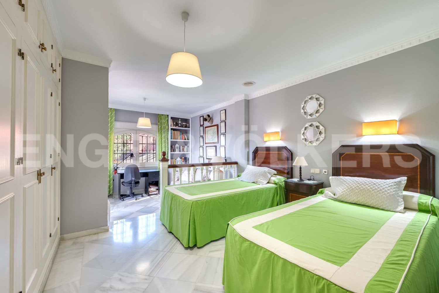 6 sovrum Villa till salu i Estepona med pool garage - 3 800 000 € (Ref: 9733541)