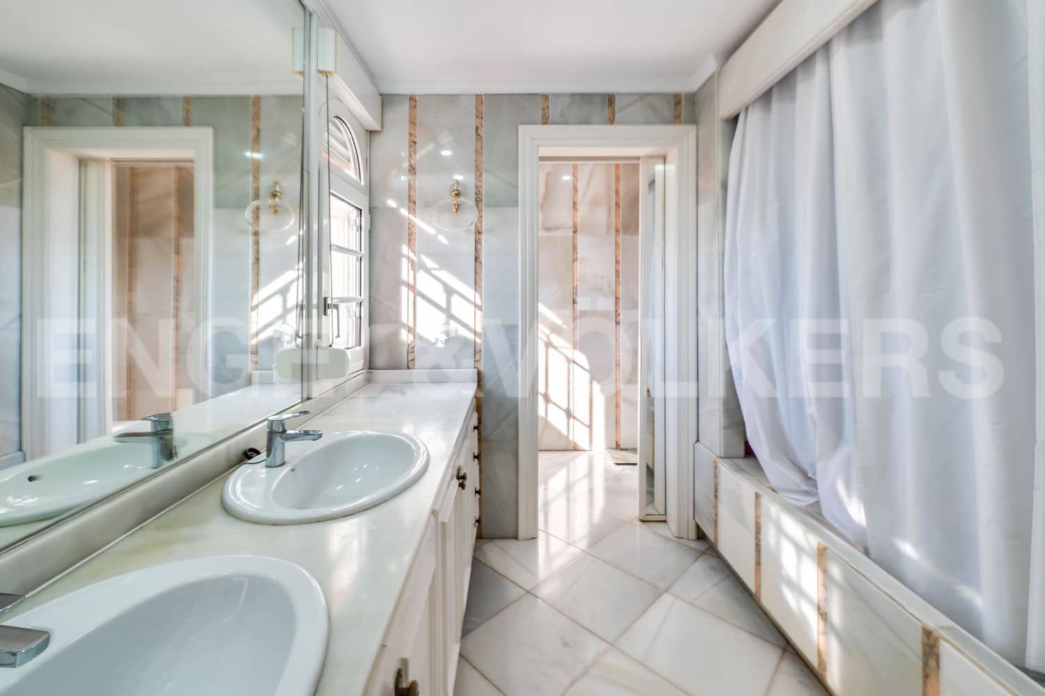 6 sovrum Villa till salu i Estepona med pool garage - 3 800 000 € (Ref: 9733541)