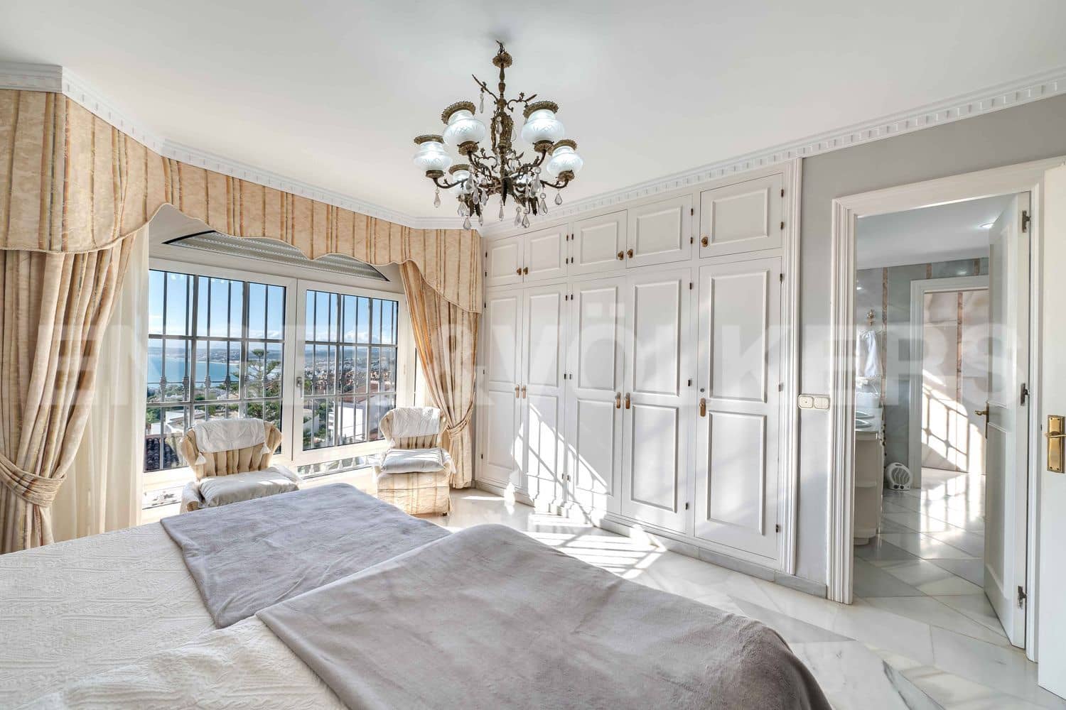 6 sovrum Villa till salu i Estepona med pool garage - 3 800 000 € (Ref: 9733541)