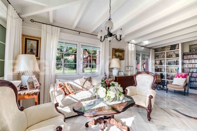 6 makuuhuone Huvila myytävänä paikassa Seghers, Estepona mukana uima-altaan 
autotalli - 3 800 000 € (Ref: 9733541)