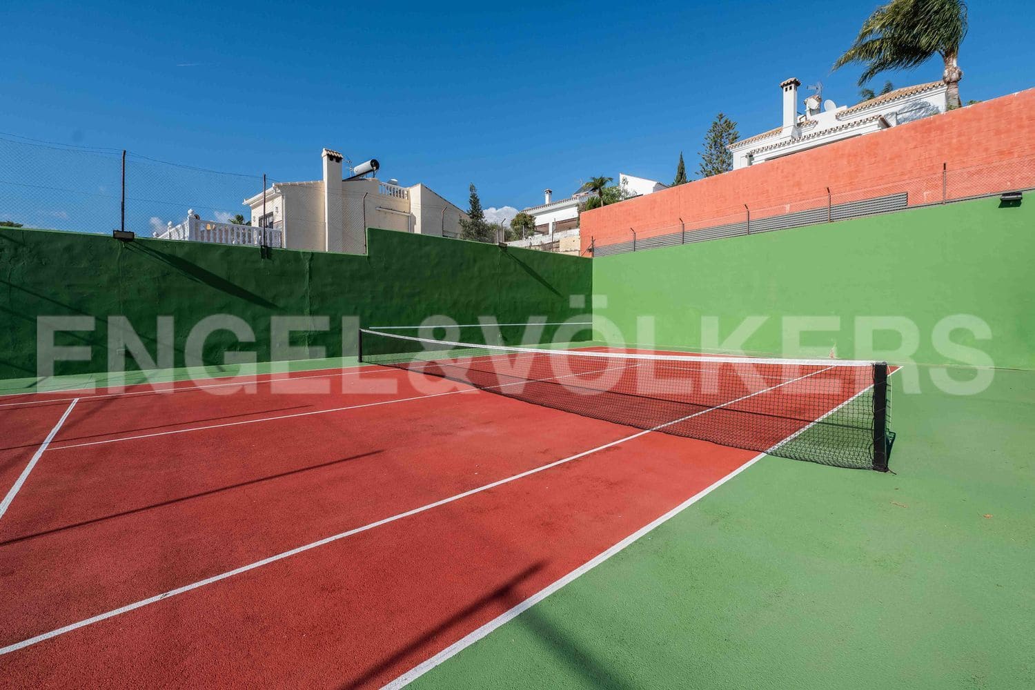 6 sovrum Villa till salu i Estepona med pool garage - 3 800 000 € (Ref: 9733541)