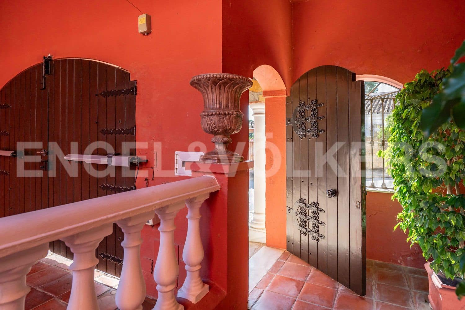 6 sovrum Villa till salu i Estepona med pool garage - 3 800 000 € (Ref: 9733541)