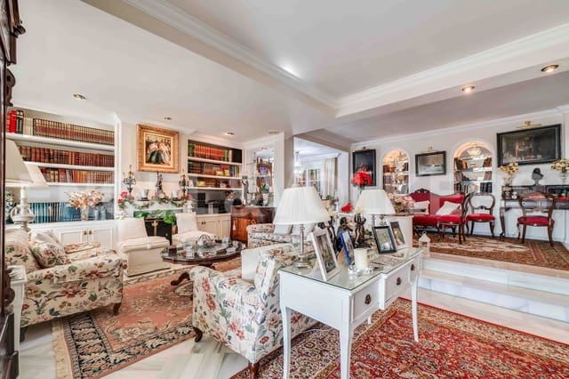 6 makuuhuone Huvila myytävänä paikassa Seghers, Estepona mukana uima-altaan 
autotalli - 3 800 000 € (Ref: 9733541)