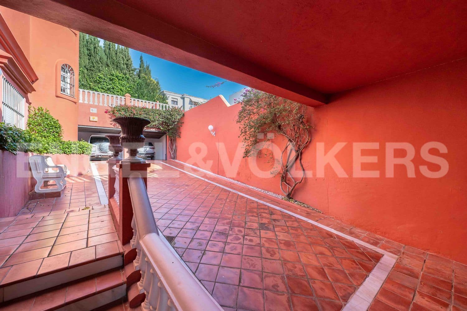 6 sovrum Villa till salu i Estepona med pool garage - 3 800 000 € (Ref: 9733541)