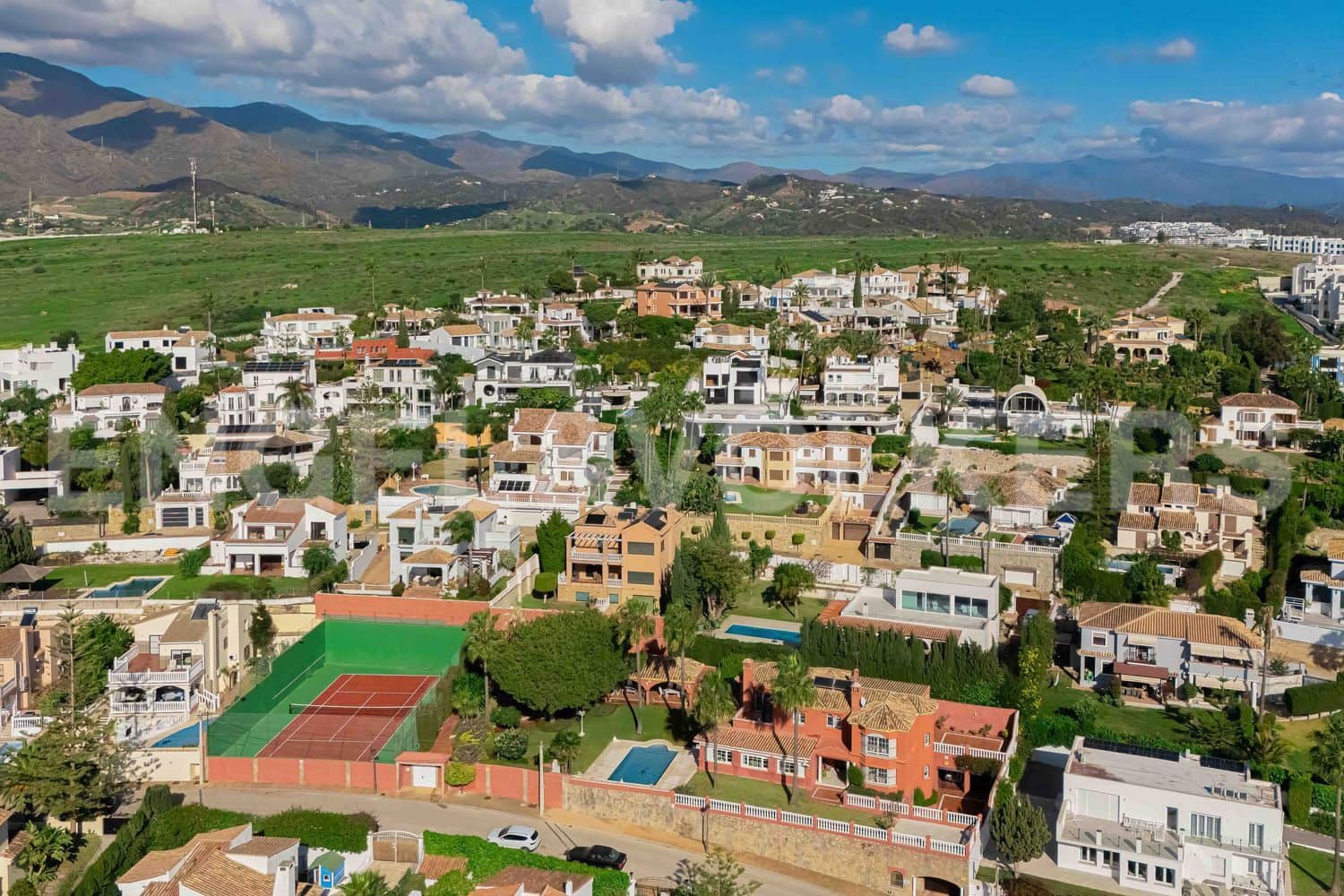 6 sovrum Villa till salu i Estepona med pool garage - 3 800 000 € (Ref: 9733541)