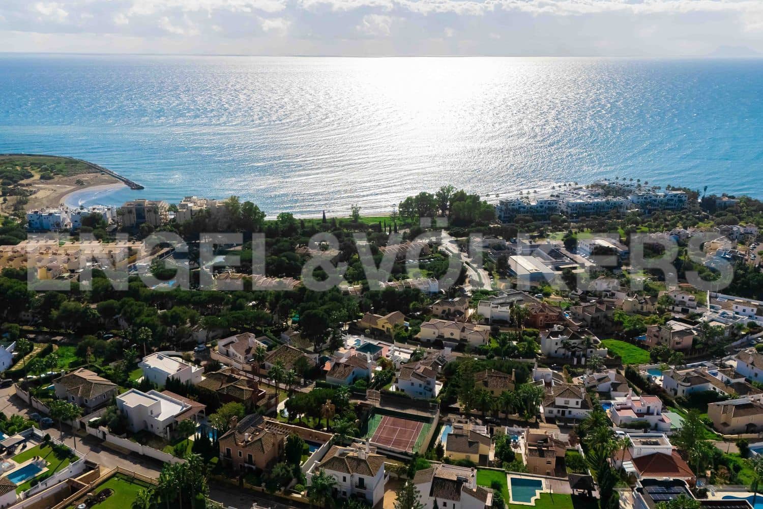 6 sovrum Villa till salu i Estepona med pool garage - 3 800 000 € (Ref: 9733541)