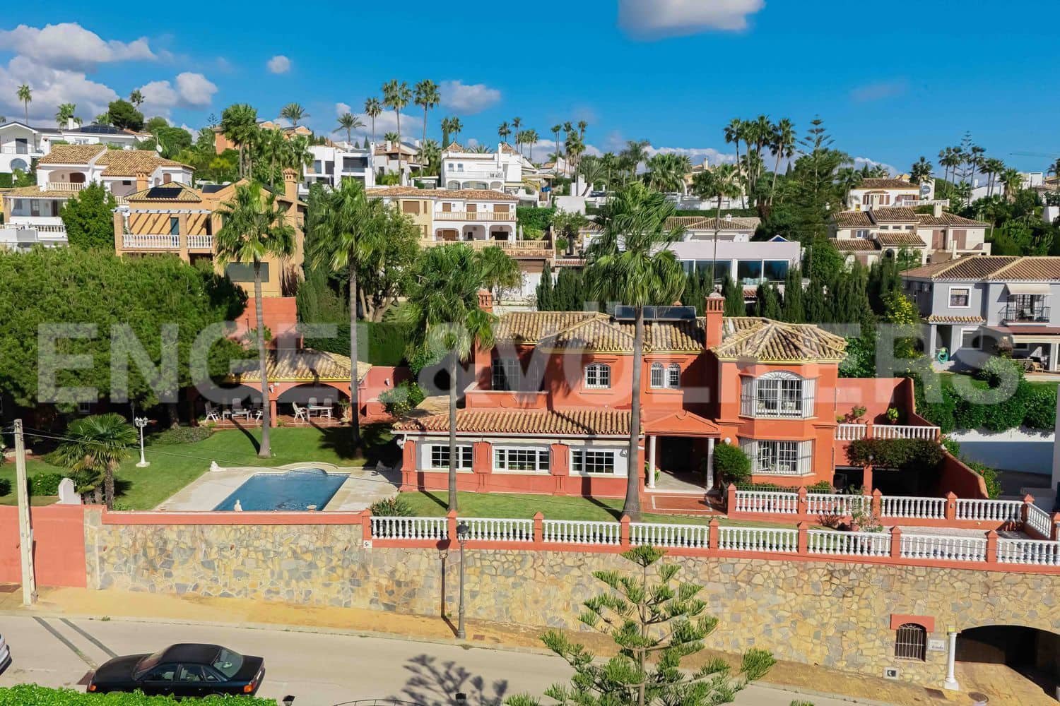 6 sovrum Villa till salu i Estepona med pool garage - 3 800 000 € (Ref: 9733541)