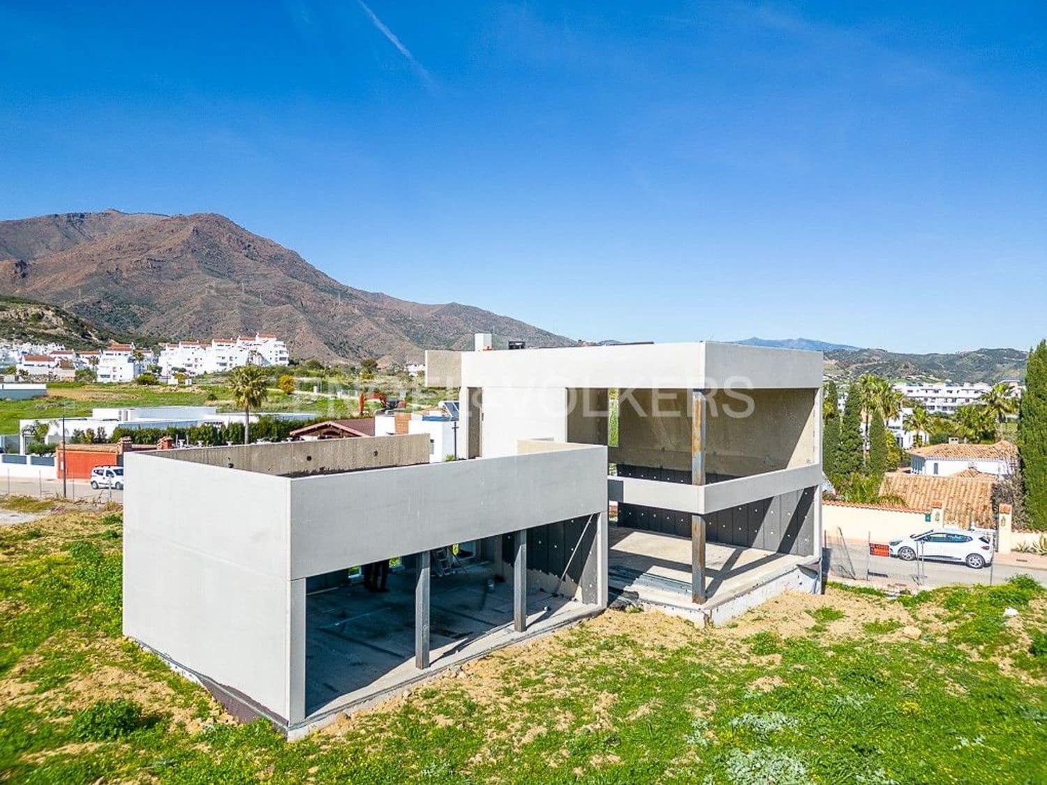 3 bedroom Villa for sale in Estepona with pool garage - € 1,500,000 (Ref: 9733542)