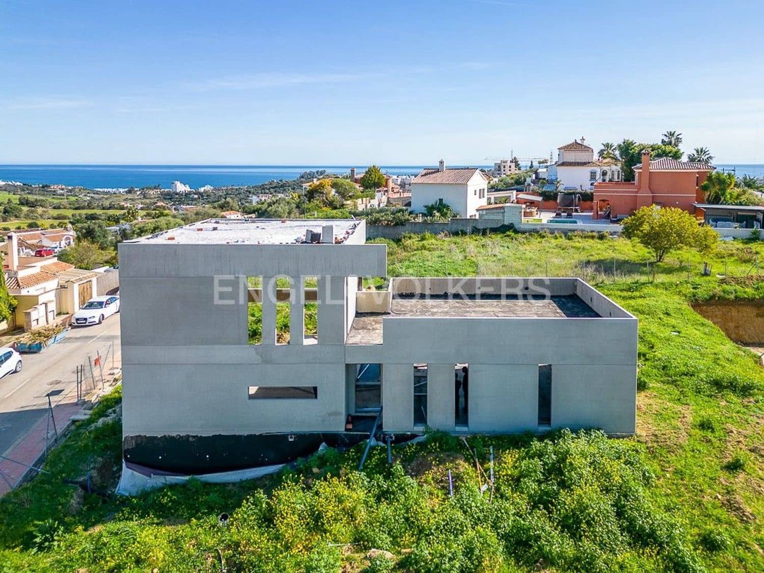 3 bedroom Villa for sale in Estepona with pool garage - € 1,500,000 (Ref: 9733542)
