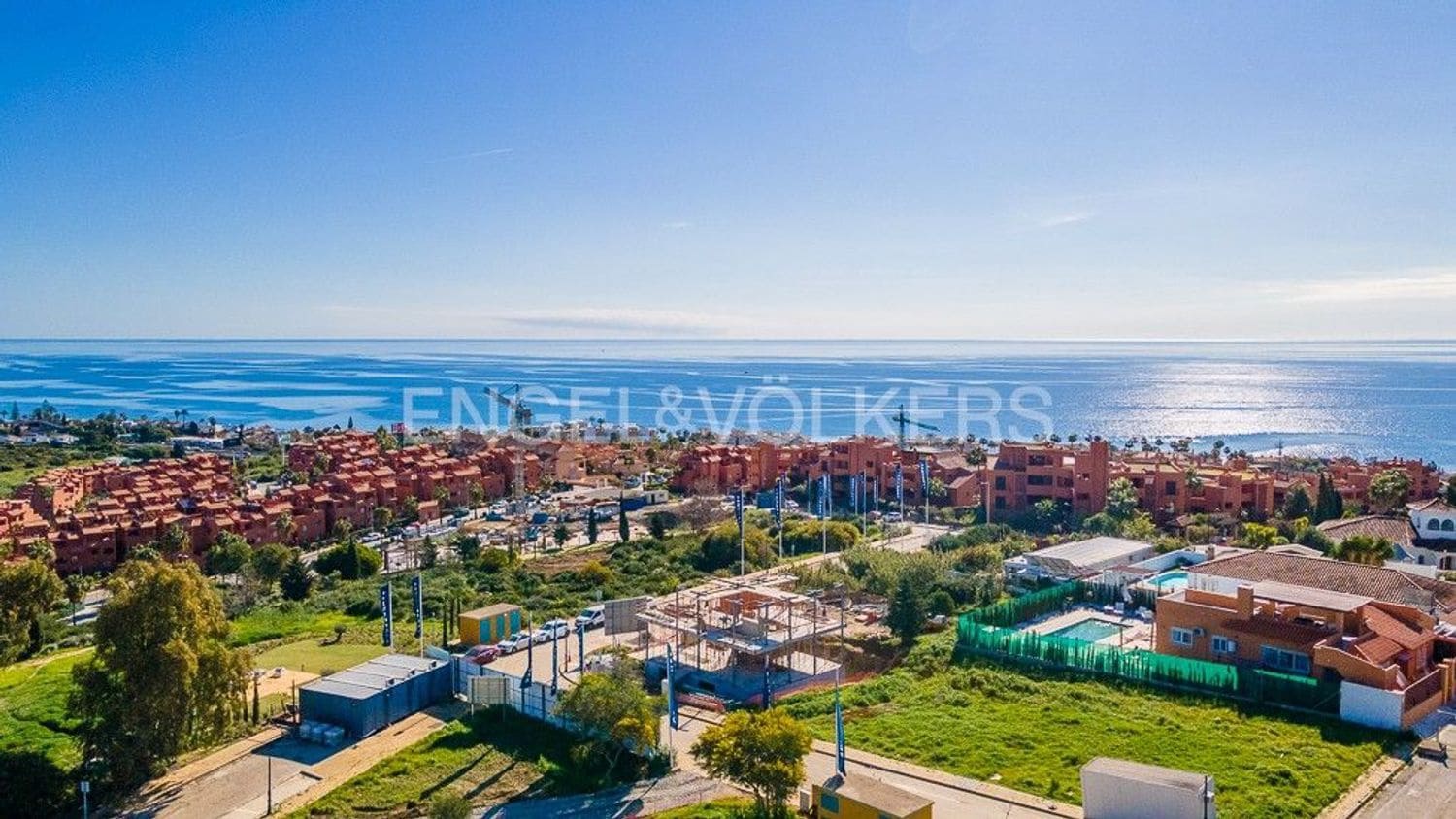 3 bedroom Villa for sale in Estepona with pool garage - € 1,350,000 (Ref: 9733544)