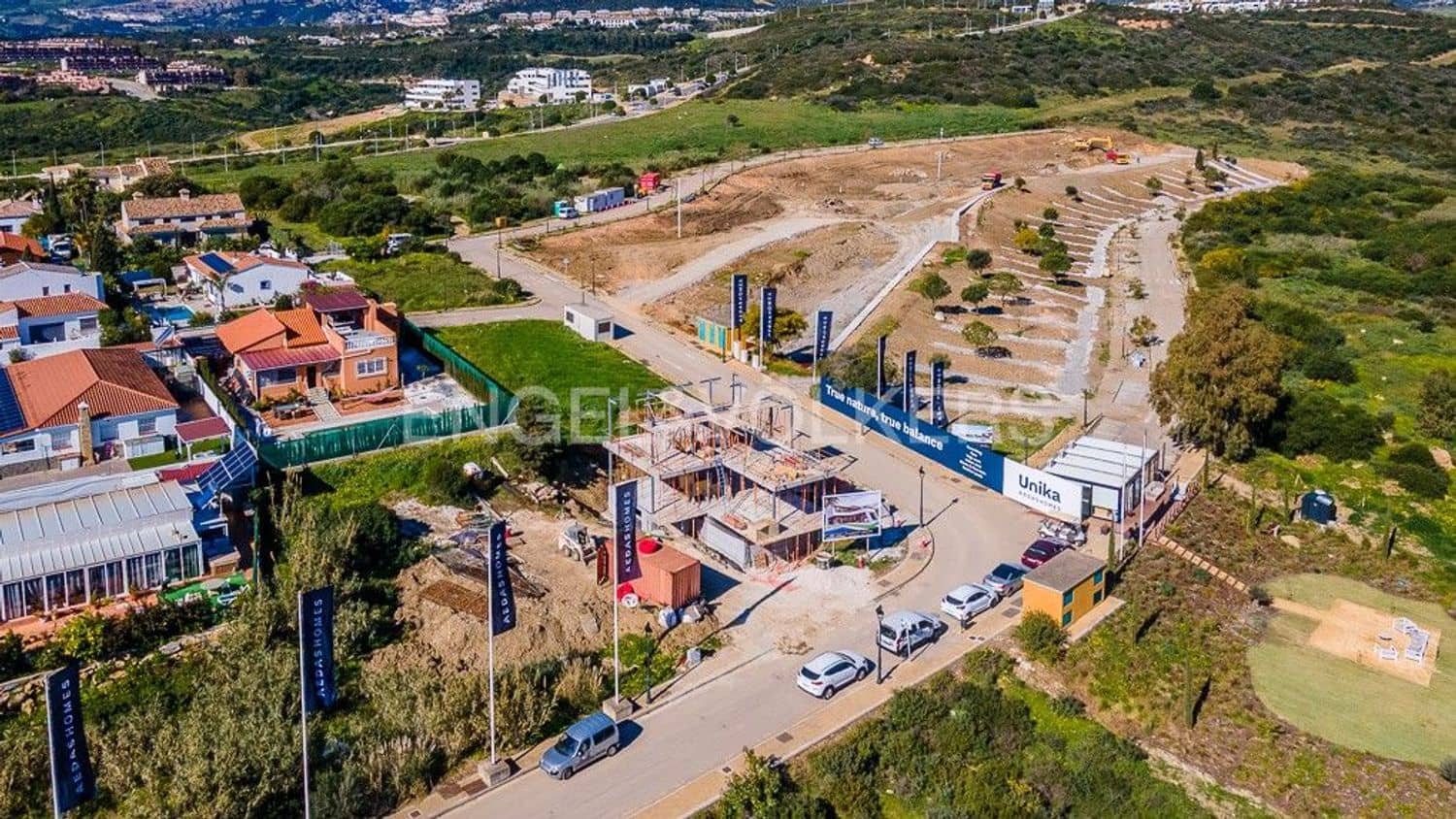 3 bedroom Villa for sale in Estepona with pool garage - € 1,350,000 (Ref: 9733544)