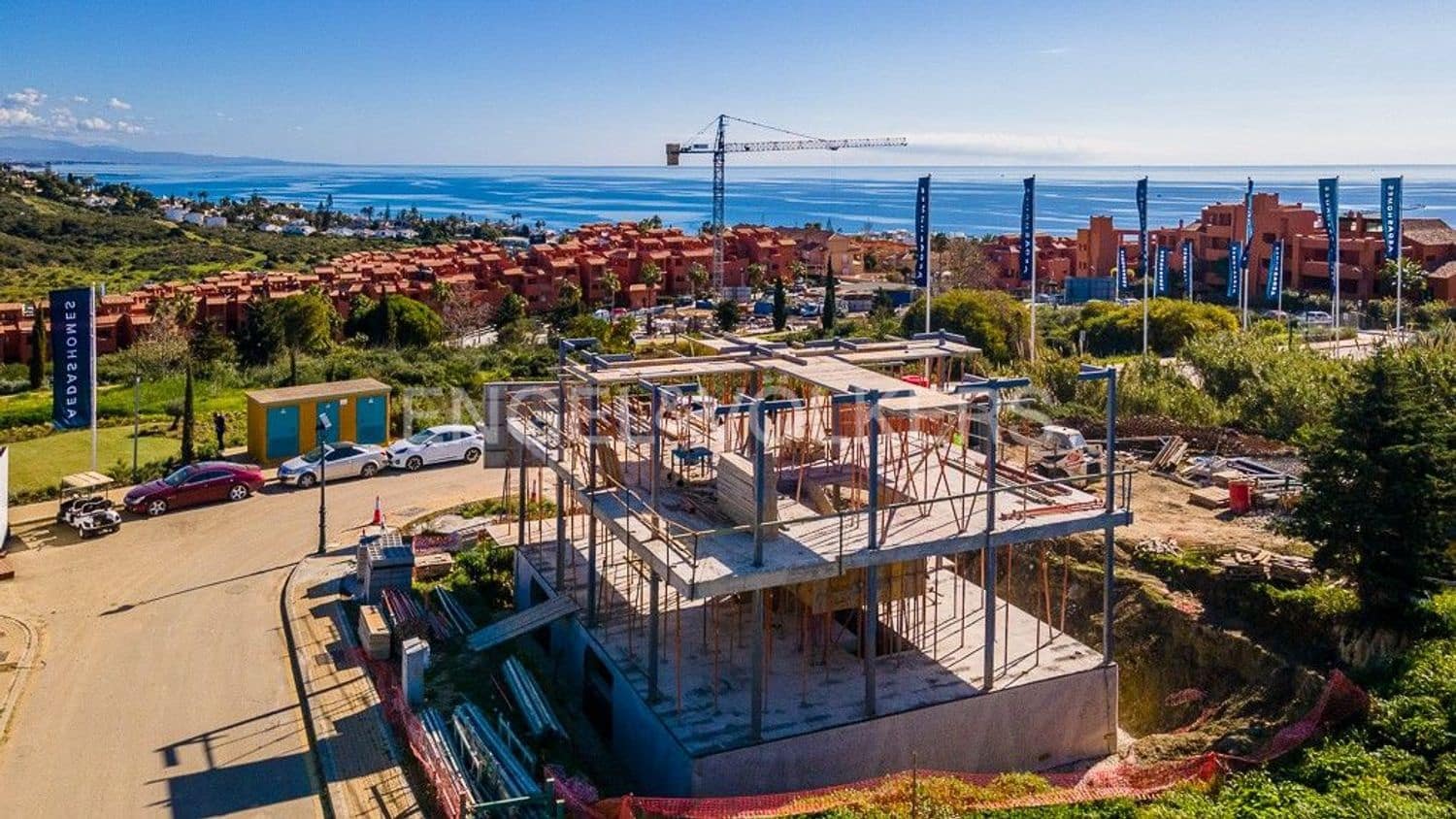 3 bedroom Villa for sale in Estepona with pool garage - € 1,350,000 (Ref: 9733544)