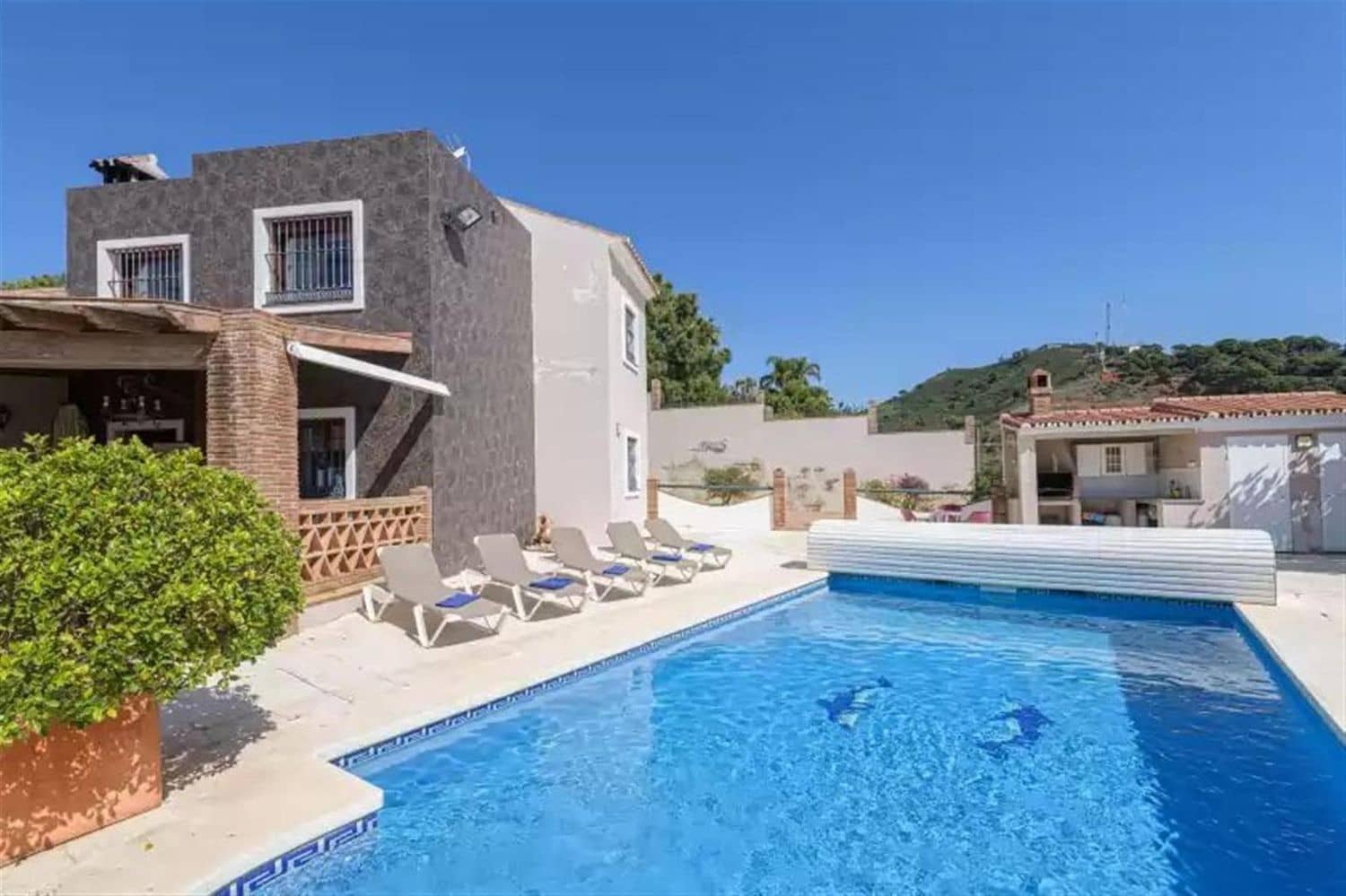 6 chambre Villa/Maison à vendre à Estepona avec piscine garage - 995 000 € (Ref: 9733546)