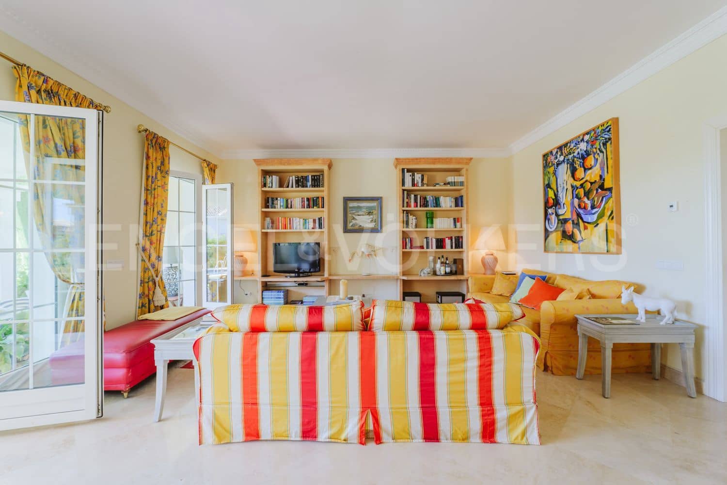 4 bedroom Villa for sale in El Paraiso with pool garage - € 2,400,000 (Ref: 9733547)