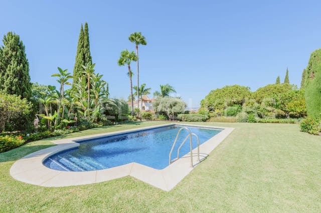 Chalet de 4 habitaciones en El Paraiso, Estepona en venta con piscina garaje - 2.400.000 € (Ref: 9733547)