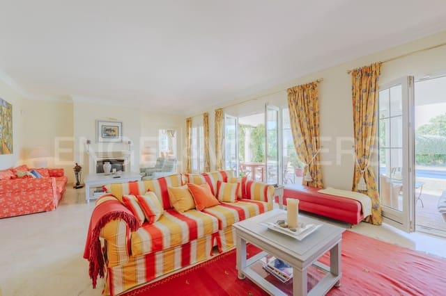 Chalet de 4 habitaciones en El Paraiso, Estepona en venta con piscina garaje - 2.400.000 € (Ref: 9733547)