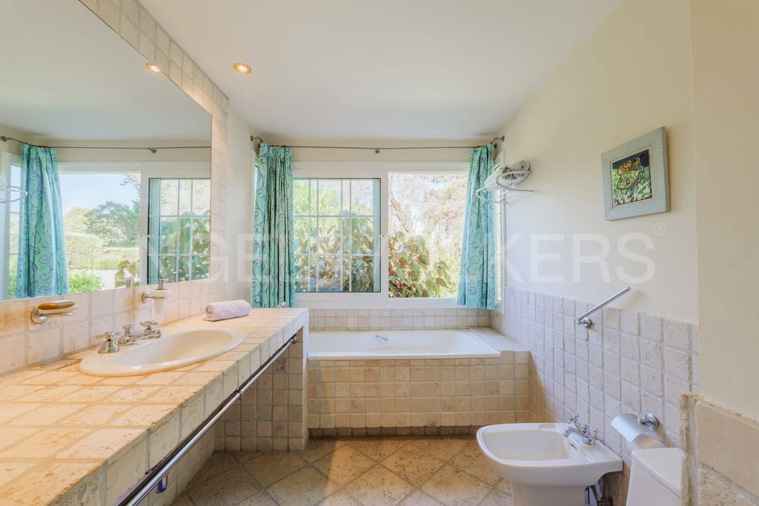 4 bedroom Villa for sale in El Paraiso with pool garage - € 2,400,000 (Ref: 9733547)