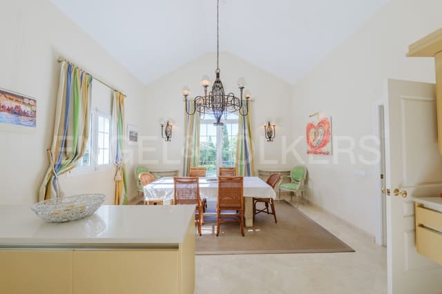 4 chambre Villa/Maison à vendre à El Paraiso, Estepona avec piscine garage - 2 395 000 € (Ref: 9733547)