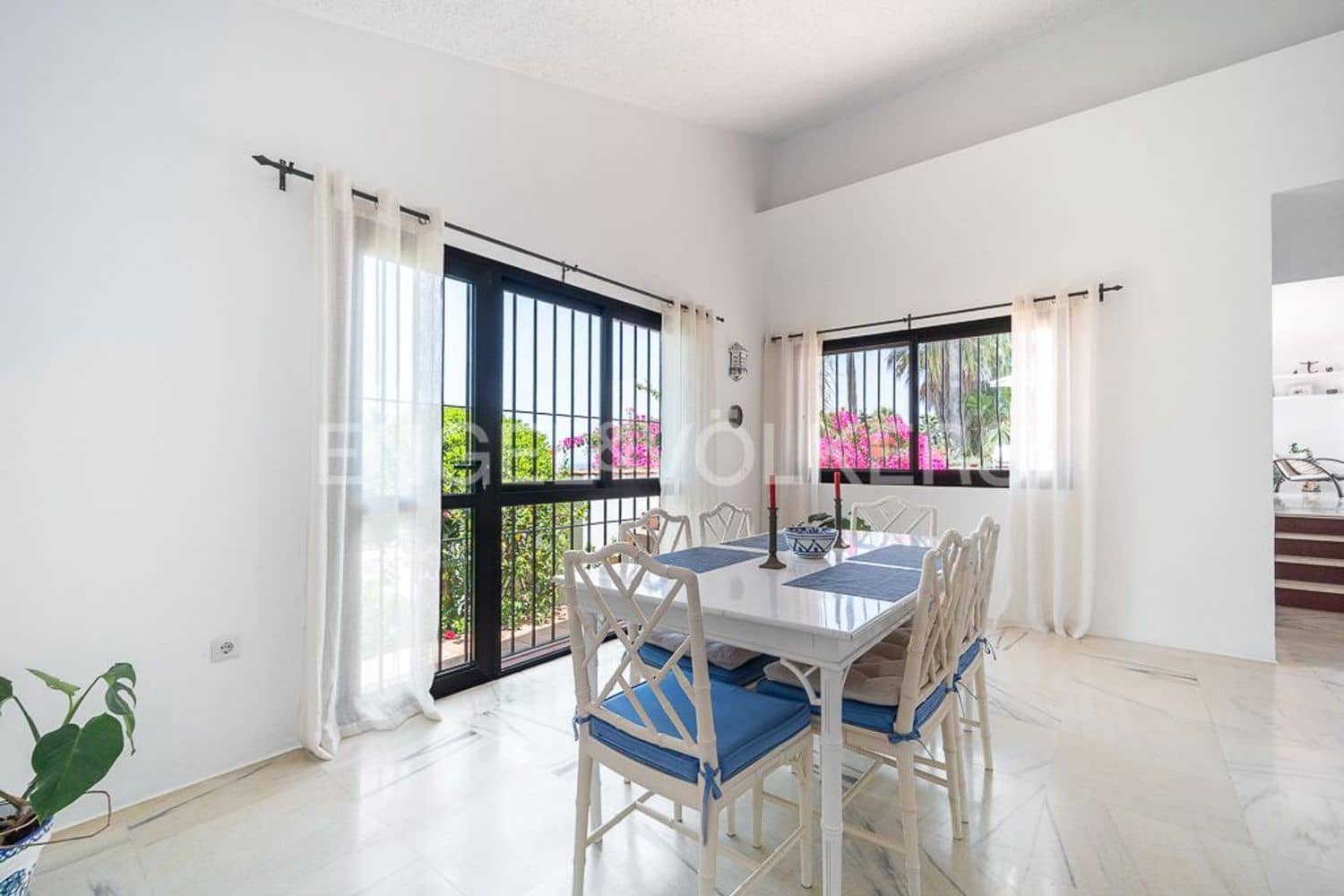 3 chambre Villa/Maison à vendre à Bahia Dorada avec piscine garage - 1 090 000 € (Ref: 9733548)