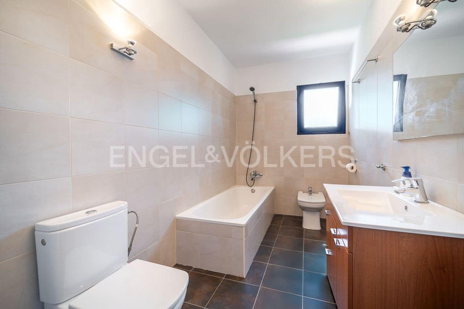 3 chambre Villa/Maison à vendre à Bahia Dorada avec piscine garage - 1 090 000 € (Ref: 9733548)