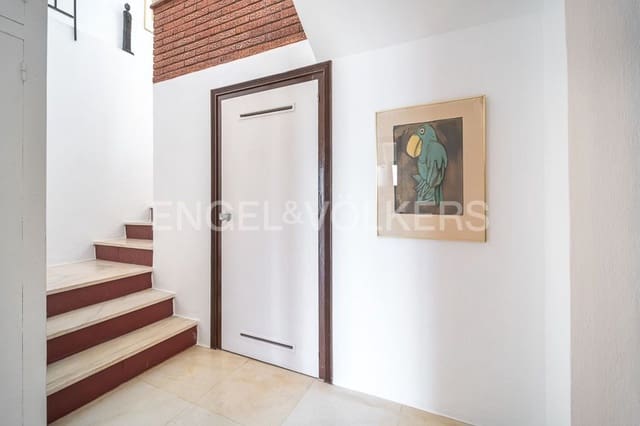 3 soverom Villa til salgs i Bahía Dorada, Estepona med svømmebasseng garasje - € 1 090 000 (Ref: 9733548)