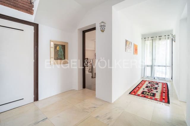 3 soverom Villa til salgs i Bahía Dorada, Estepona med svømmebasseng garasje - € 1 090 000 (Ref: 9733548)