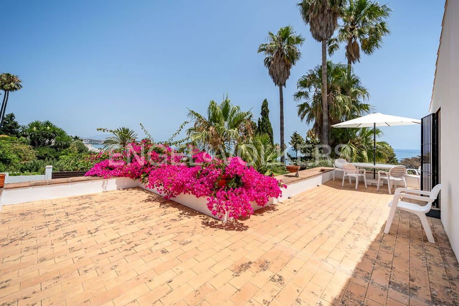 3 chambre Villa/Maison à vendre à Bahia Dorada avec piscine garage - 1 090 000 € (Ref: 9733548)