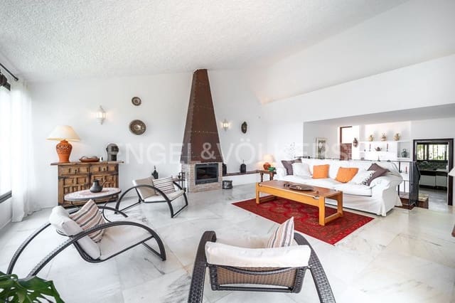 3 sypialnia Willa na sprzedaż w Bahía Dorada, Estepona z basenem garażem - 1 090 000 € (Ref: 9733548)