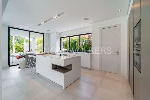 4 bedroom Villa for sale in Atalaya-Isdabe, Estepona with pool garage - € 4,490,000 (Ref: 9733549)