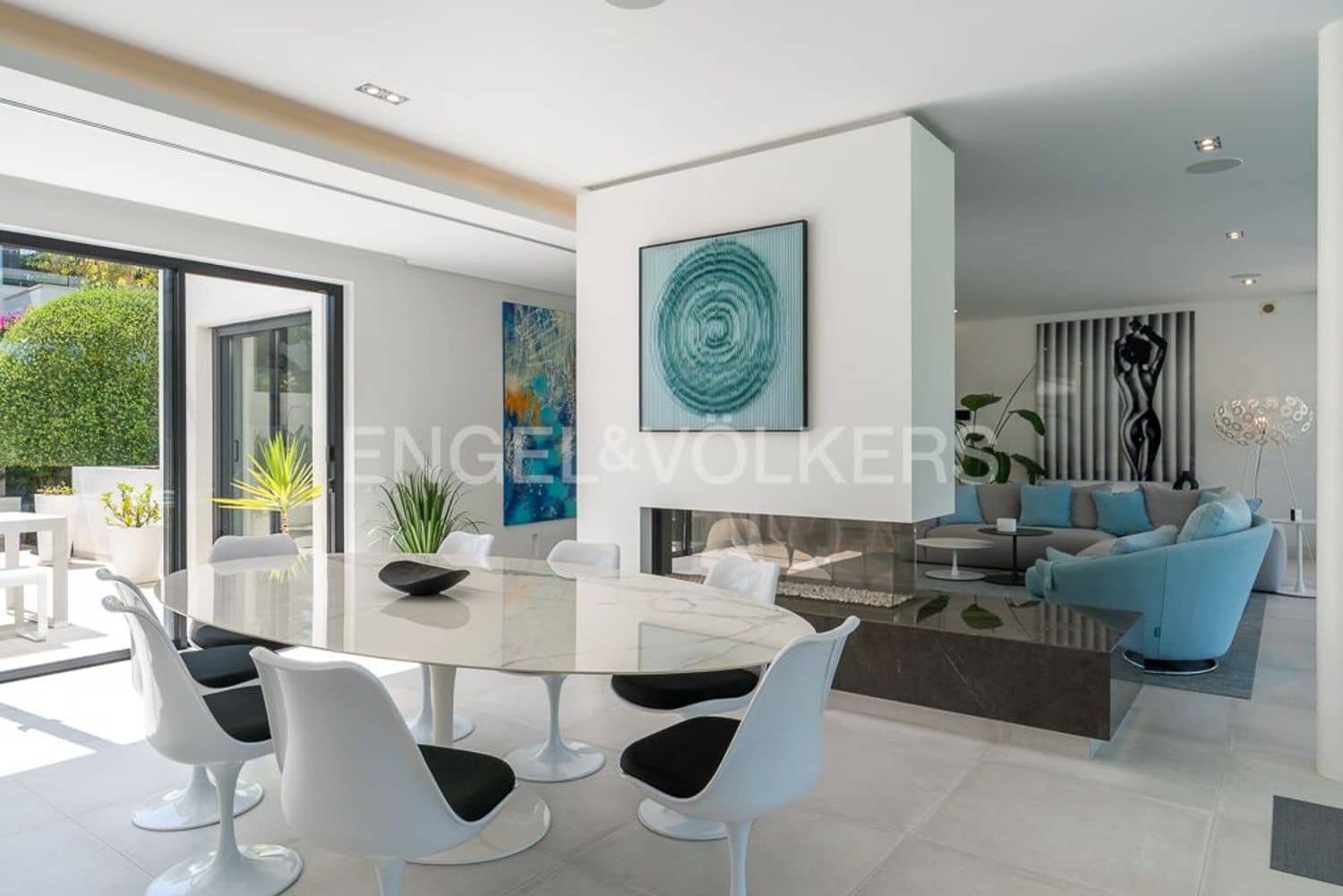 4 bedroom Villa for sale in Estepona with pool garage - € 4,490,000 (Ref: 9733549)