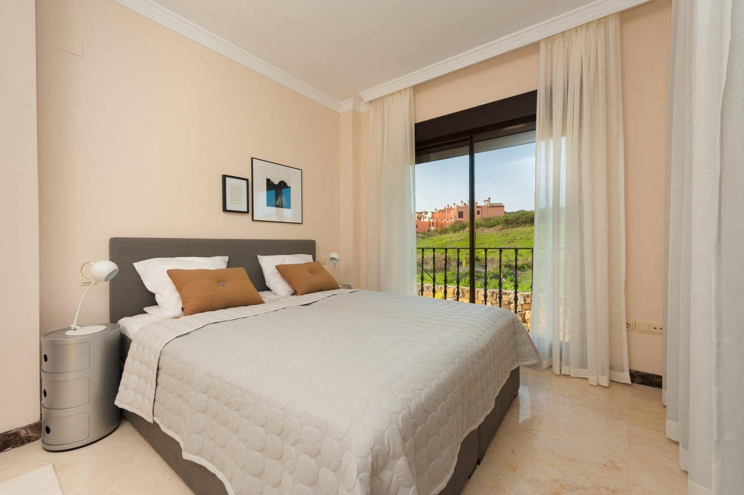 3 bedroom Villa for sale in Estepona with garage - € 977,500 (Ref: 9733550)