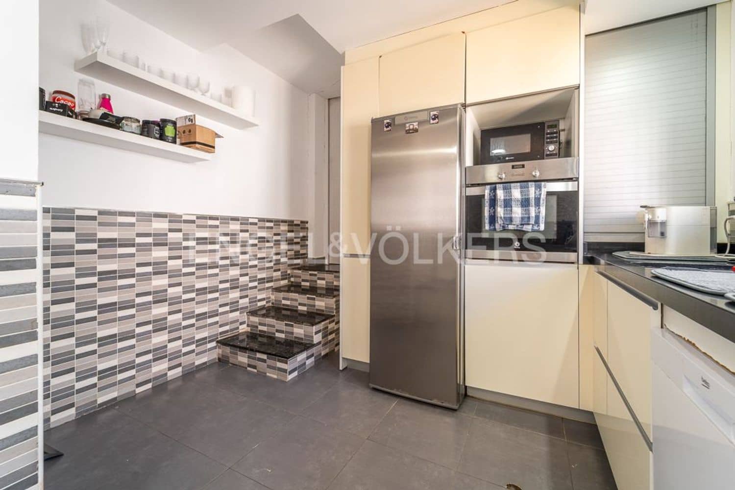 5 chambre Villa/Maison à vendre à Estepona avec piscine garage - 795 000 € (Ref: 9733551)