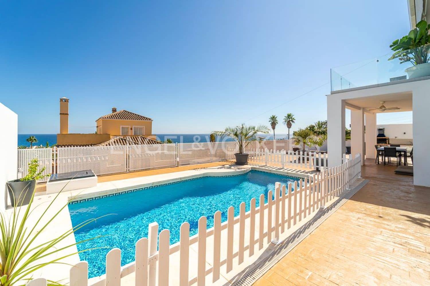 5 chambre Villa/Maison à vendre à Estepona avec piscine garage - 795 000 € (Ref: 9733551)