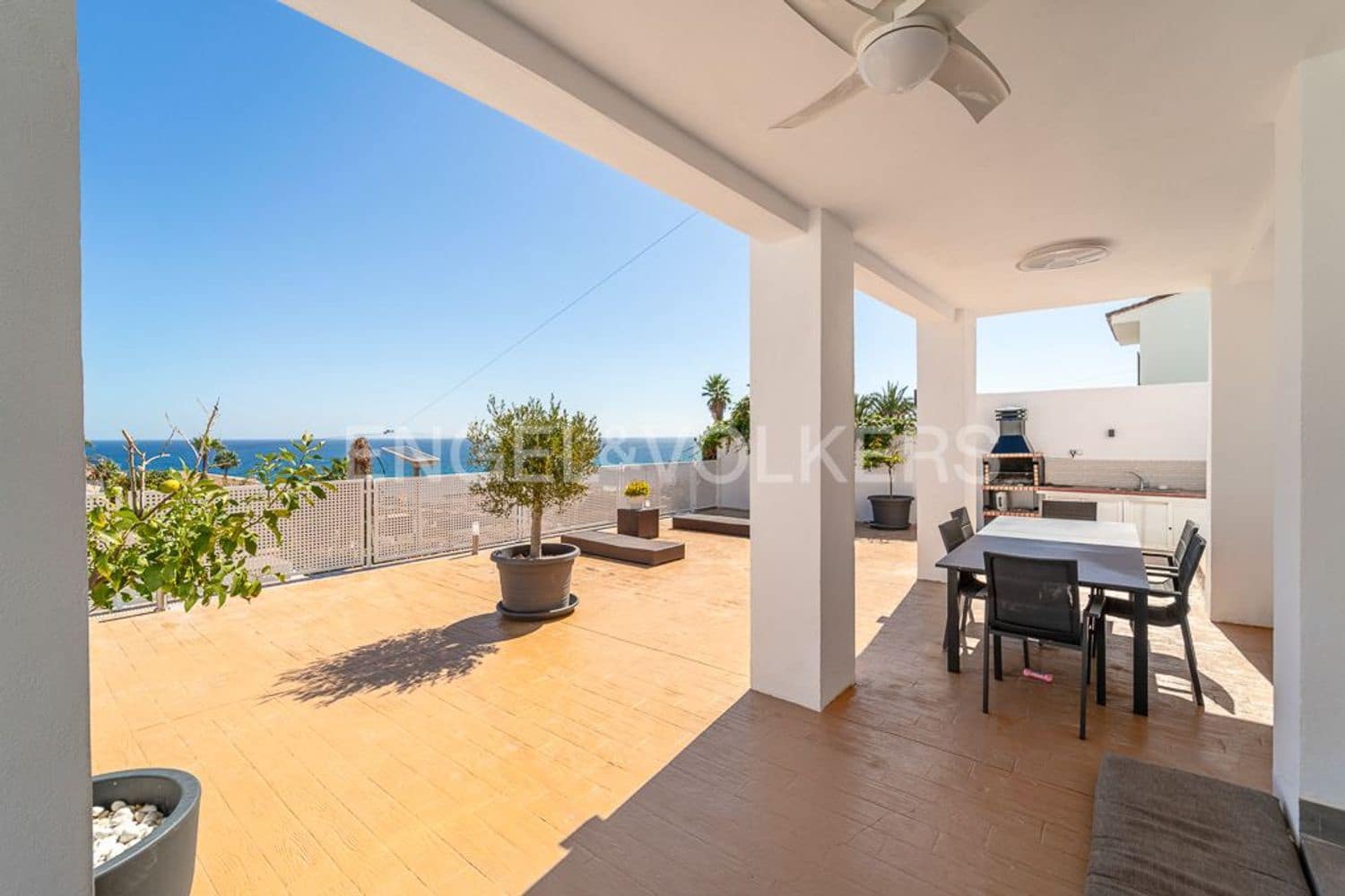 5 chambre Villa/Maison à vendre à Estepona avec piscine garage - 795 000 € (Ref: 9733551)